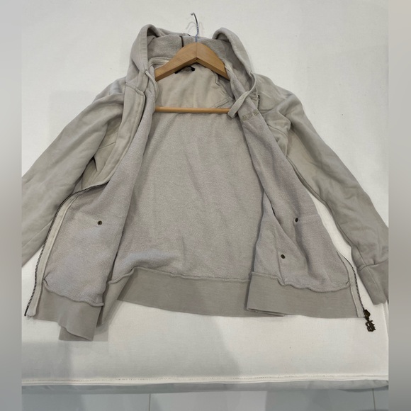 Small women’s zippered sweater - Picture 3 of 5